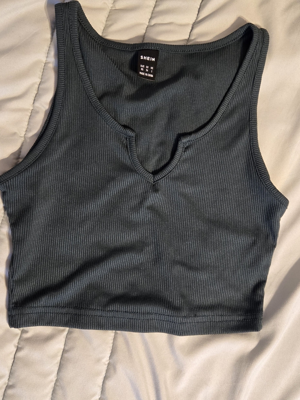 SHEIN Dark Green Ribbed V-Notch Crop Tank